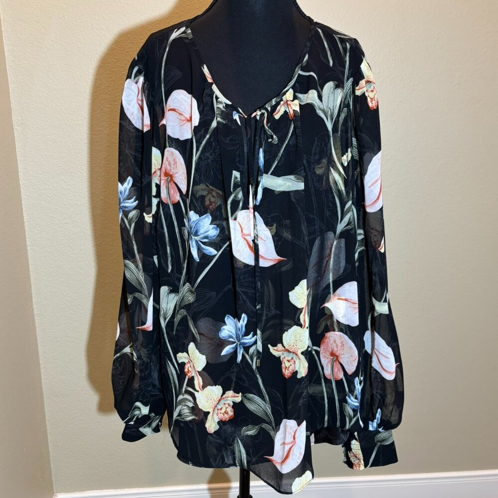 White House Black Market Coordinated Set Blouse Black Floral 2 Piece